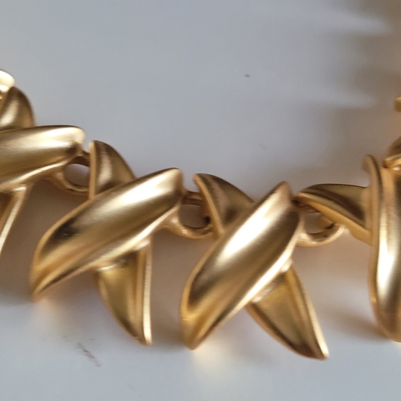 Vintage Anne Klein Gold-Tone Necklace - Picture 11 of 16